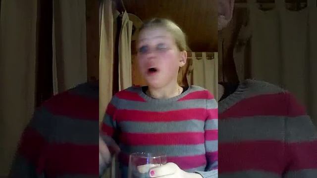5 стаканов воды за одну минуту!!! Не повторять! смотреть онлайн