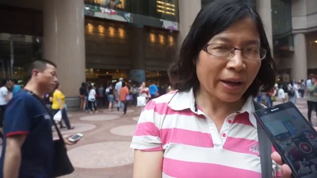 Interview in Hong Kong street for new company смотреть онлайн