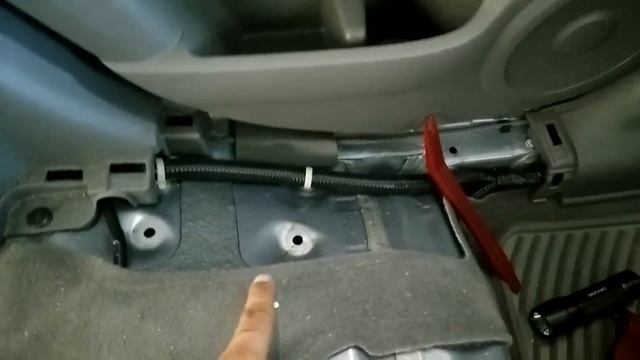 How to open completely stuck Honda CRV car door !! Can't open from inside or outside !! смотреть онлайн