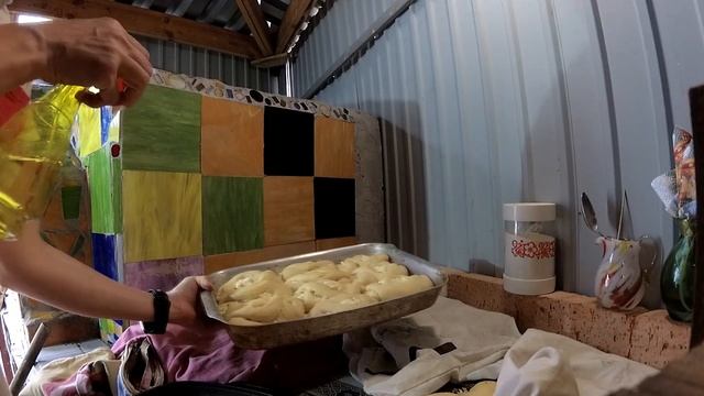 Сдобные булочки в ПЕЧИ. ВЫПЕЧКА в ПОМПЕЙСКОЙ печи смотреть онлайн