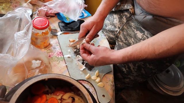 Живем 2 дня в заброшенной деревне!!! Настоящий мужской отдых! Кто выживет? смотреть онлайн