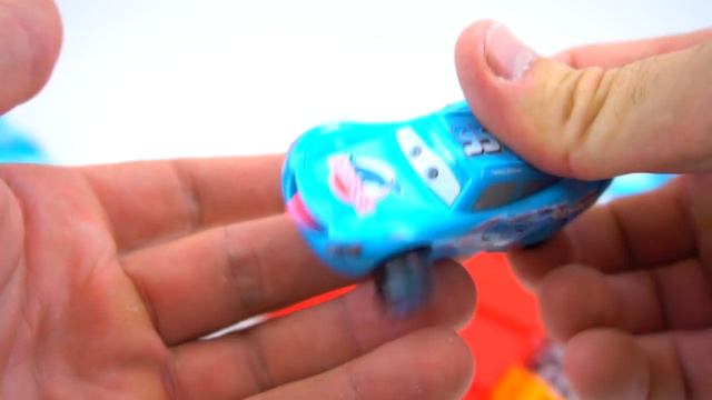 Disney Cars Piston Cup Race Wheel Action Drivers The King Chick Hicks Dinoco