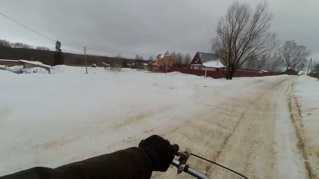 Полноприводный мотоцикл с двигателем от бензопилы урал, покатушки по снегу после ремонта кпп. смотреть онлайн