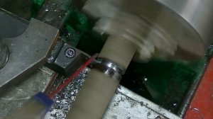 Отрезной резец из Китая.  Тест трех разных пластин.