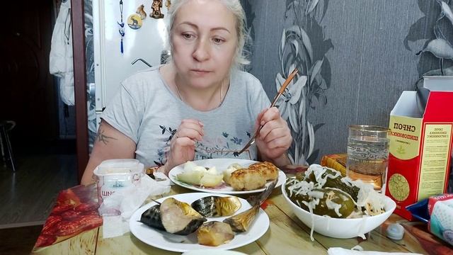 МУКБАНГ/MUKBANG КАРТОШЕЧКА С КОПЧЁНОЙ СКУМБРИЕЙ/ БОЛТАЛКИ-ОТВЕЧАЛКИ???ОТВЕЧАЮ НА ВОПРОСЫ ЗРИТЕЛЕЙ??