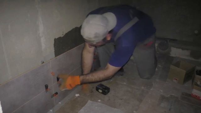 Укладка керамической плитки на стену своими руками смотреть онлайн