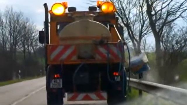 Германия, машина, моющая придорожные столбики смотреть онлайн
