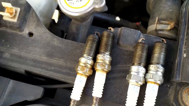 Заміна свічок запалювання Mazda Cx7.