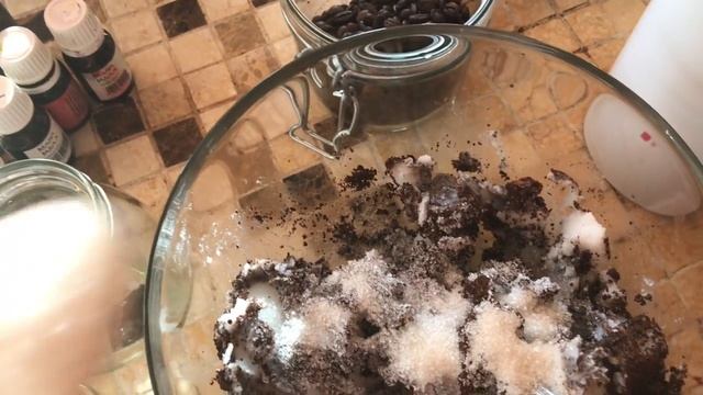 DIY: кофейный и манговый сахарный скраб своими руками