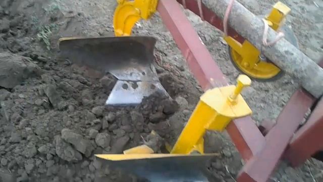 Вспашка минитрактор самодельный плуг смотреть онлайн