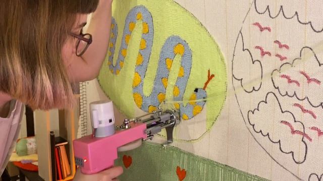 Процесс создания ковра / Как сделать ковёр своими руками / Ковёр со змеёй смотреть онлайн