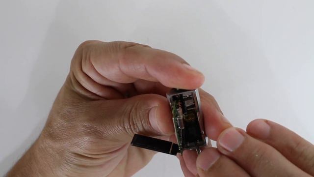 Fitbit Alta Battery Replacement (Step-by-Step) смотреть онлайн