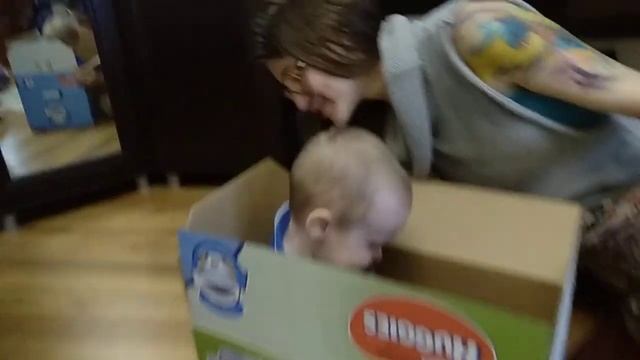 Галка играет с ребенком смотреть онлайн