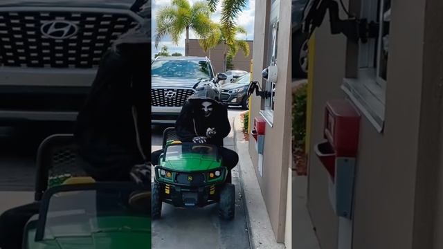 Monster goes to McDonald’s ?? смотреть онлайн