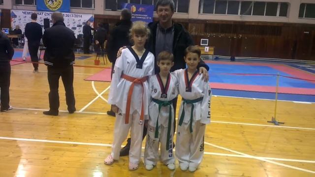 Taekwondo (WTF) Кубок Днепродзержинска "Золотой Даянг" 1-е место Награждение 23.11.2013 смотреть онлайн