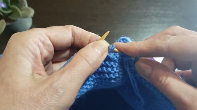 Вяжем проймы, горловину переда, плечевые скосы. Без расчетов. Для начинающих вязальщиц. смотреть онлайн