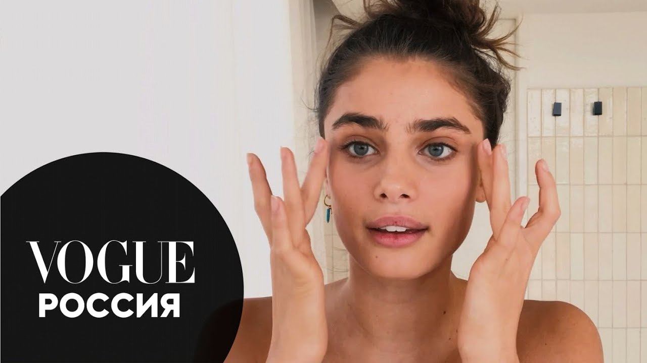 Тейлор Хилл показывает, как уложить брови тушью для ресниц смотреть онлайн