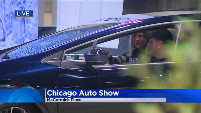 Test drive the latest Toyota Prius at the Chicago Auto Show смотреть онлайн