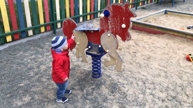 Качеля качалка на пружине Лошадка. Видео обзор 1.