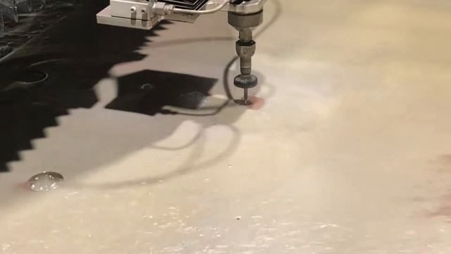 Water jet - cutting HARDOX material - Radoman смотреть онлайн