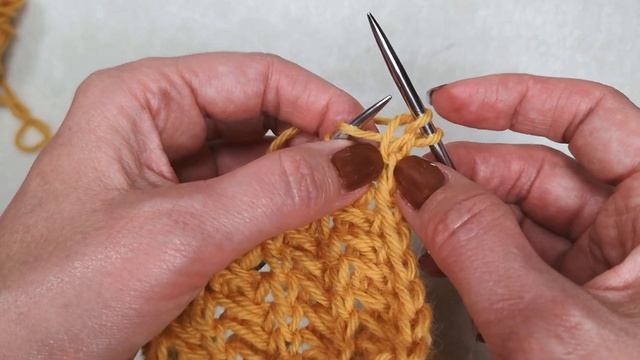 Зимний ажур. Узор со скрещенной петлей спицами для женских вещей. 247 смотреть онлайн