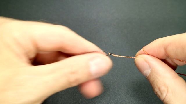 Как связать 2 плетеных лески. Узлы для плетенок. Крепкий узел для лески старого рыболова. смотреть онлайн