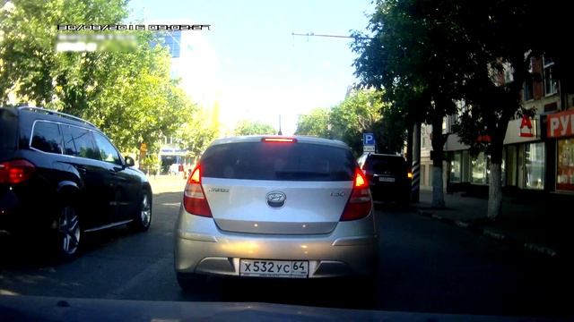 Кортеж губернатора Саратовской области на встречке А001СА164, А200СА164, Е003ТС77 смотреть онлайн