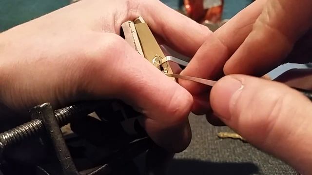Master lock 150 with 4 spools Spp'd смотреть онлайн