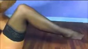 Красивые ножки в черных чулочках