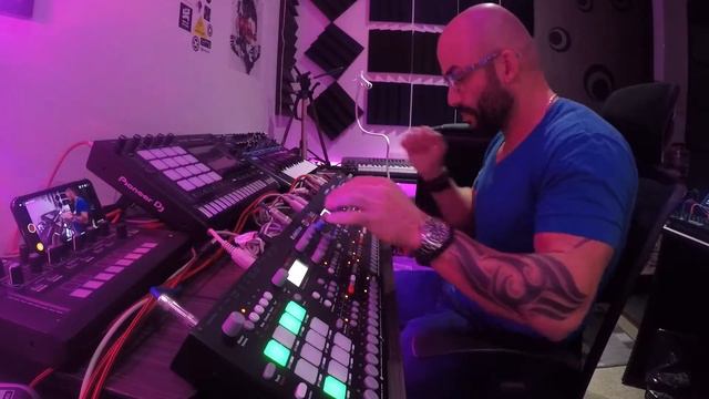 A Minute with Elektron machines! смотреть онлайн