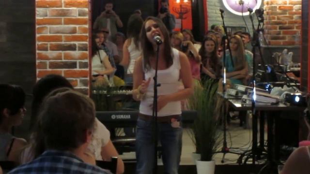 Долматова Наталья (Виктория Макарская - Обними меня) смотреть онлайн