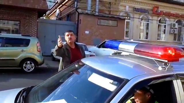 Краснодар 🔥Грозный дядя из Управления Автотранспорта ! смотреть онлайн
