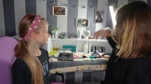 АСМР .Макияж сестре Насте.