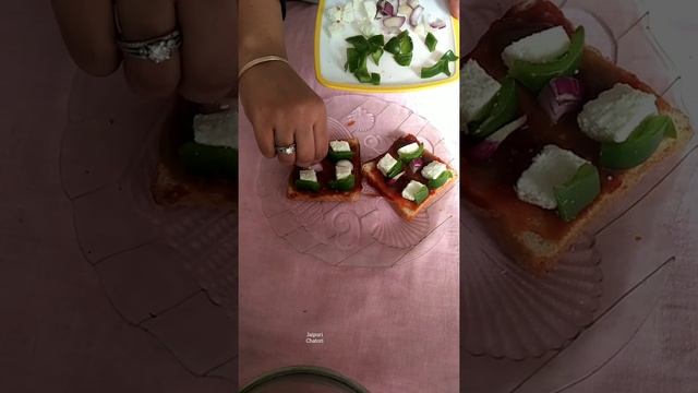Paneer -bread mini bites #paneer #bread #pizza смотреть онлайн