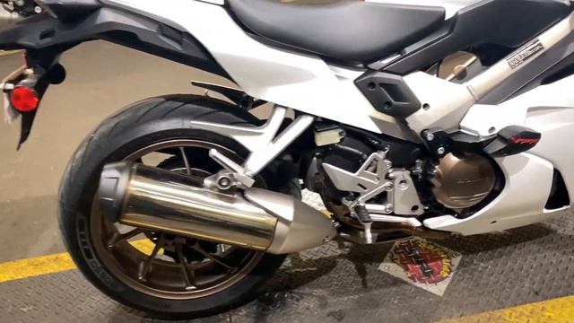 2014 Honda Interceptor VFR800 смотреть онлайн