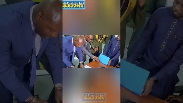 D'BANJ AND PARALLEX BANK MD REACTS TO DBANJ'S PARTNERSHIP AND ENDORSEMENT смотреть онлайн