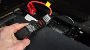 W211 Mercedes не заводится,  ошибка на красном фоне, сел аккумулятор