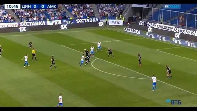 Александр Овечкин на футбольном поле...