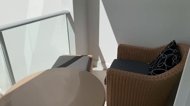 JAMAICA ROOM TOUR | The S Hotel смотреть онлайн