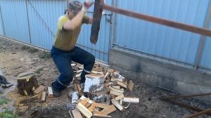 Колун на пружине.