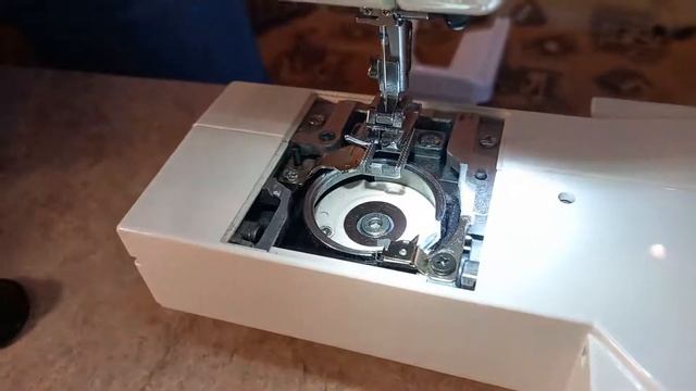 Смазка и чистка швейной машинки JANOME SE518 Ничего сложного даже девчонкам. смотреть онлайн