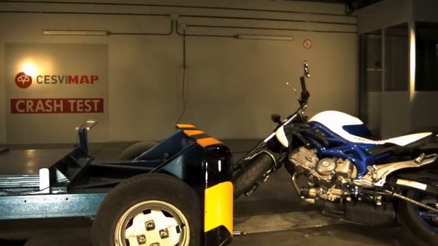 Crash-Test Suzuki Gladius 650 смотреть онлайн