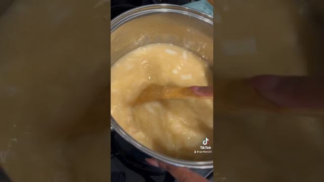 Broccoli Soup #broccolicheddarsoup #broccoli #foodie #foodblogger #comfortfood #momblogger