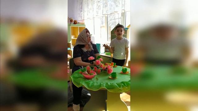 Э. Мошковская "Вазочка и бабушка" | исполняет Семёнов Илья (ДС № 133) смотреть онлайн