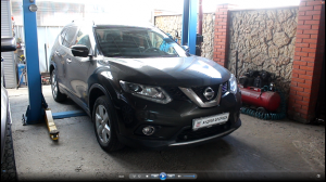 На дороге прилетел камень в люк замена люка на Ниссан Х трейл T32  Nissan X TRAIL 2,5  2017