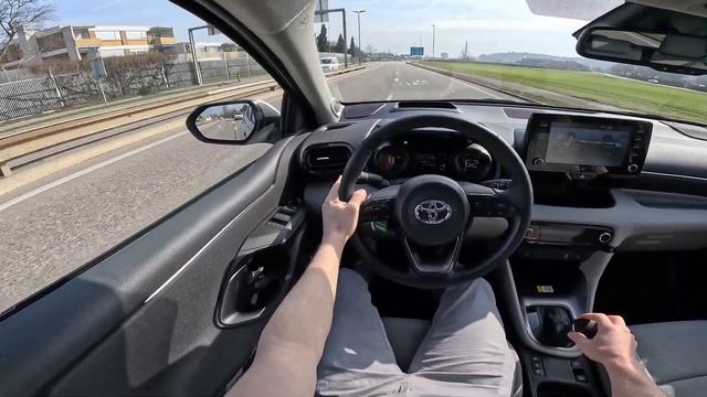 Toyota Yaris Hybrid 2022 | Test Drive to See Real Fuel Consumption смотреть онлайн