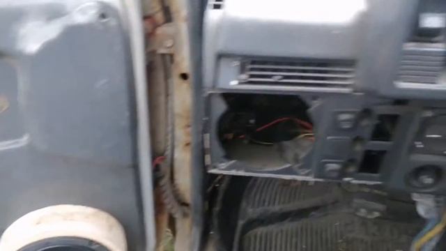 Замена штатных динамиков в ВАЗ 2109 на DL audio raven 165 смотреть онлайн