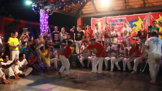 закрытие Capoeira Asia 2014, рода: Mestre Cueca и Prof.Baba смотреть онлайн