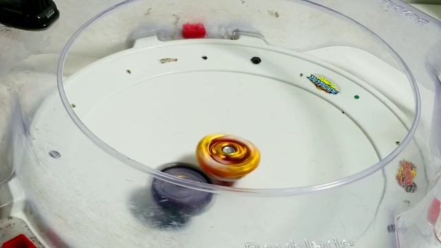 Twin Noctemis.2.J vs Spryzen Requiem.0.Zt | Norman vs Shu! Beyblade Burst Evolution Battle смотреть онлайн
