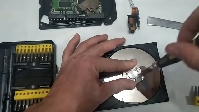 Жесткий диск hdd 2005 года.Au/Pd/Al/Pt #Жесткийдиск #hdd смотреть онлайн